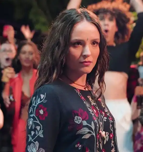 Larissa Manoela – De Volta aos 15
